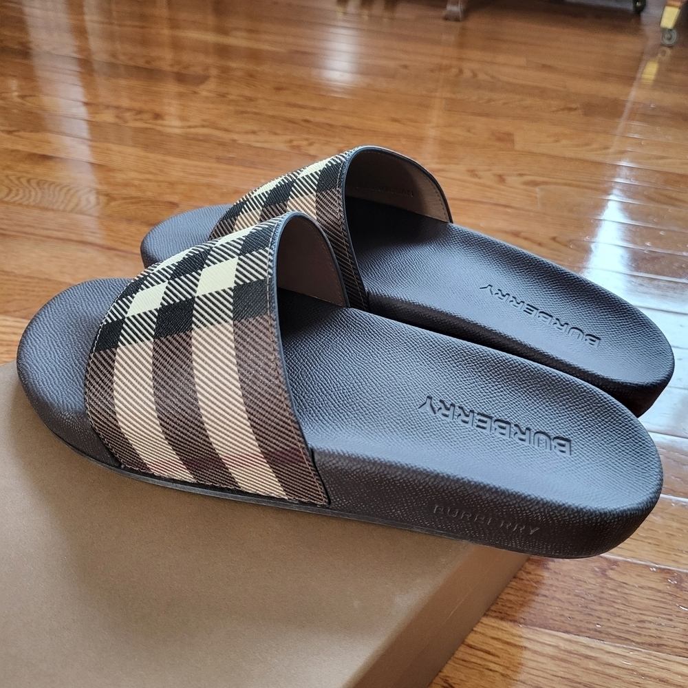 Burberry Women's Plaid Slide Slippers - Black and Tan - Picture 4 of 11